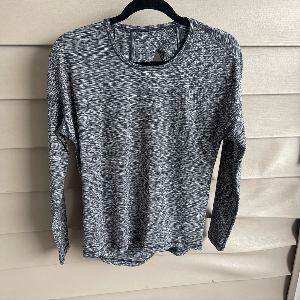 Lululemon Top Women’s 4 ? Activewear Grey Dolman Long Sleeve Backless
